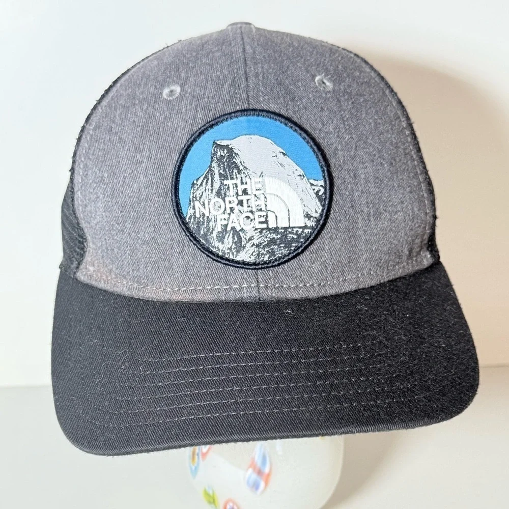The North Face Two-Tone Gray and Black Hat